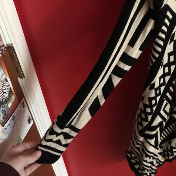 AZTEC PRINT CARDIGAN - Picture 3 of 5